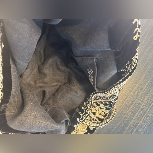 Johnny Was Othilia Elegant Black and Cream Embroidered Tote Bag - Picture 6 of 9